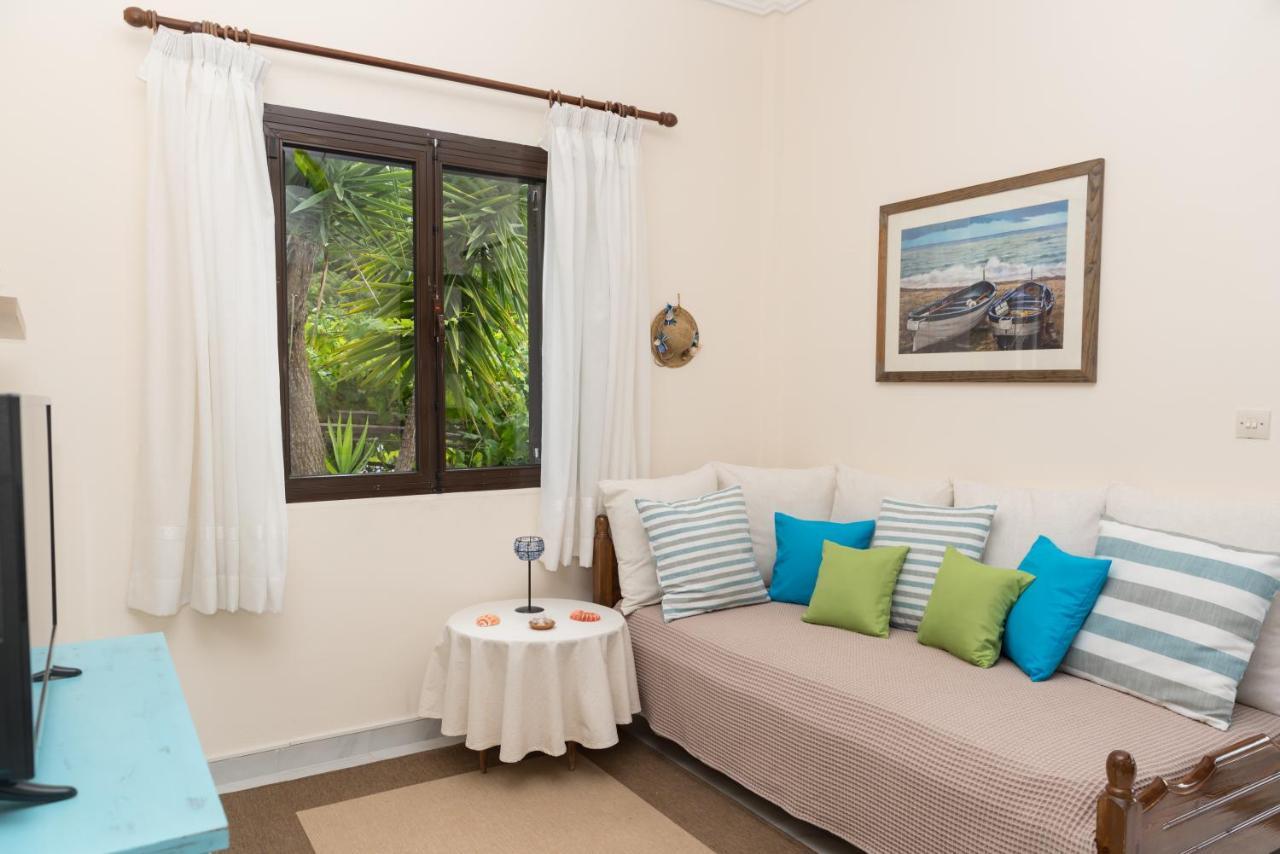 Iliochari Sea View Apartments Oropos - Kalamos Εξωτερικό φωτογραφία