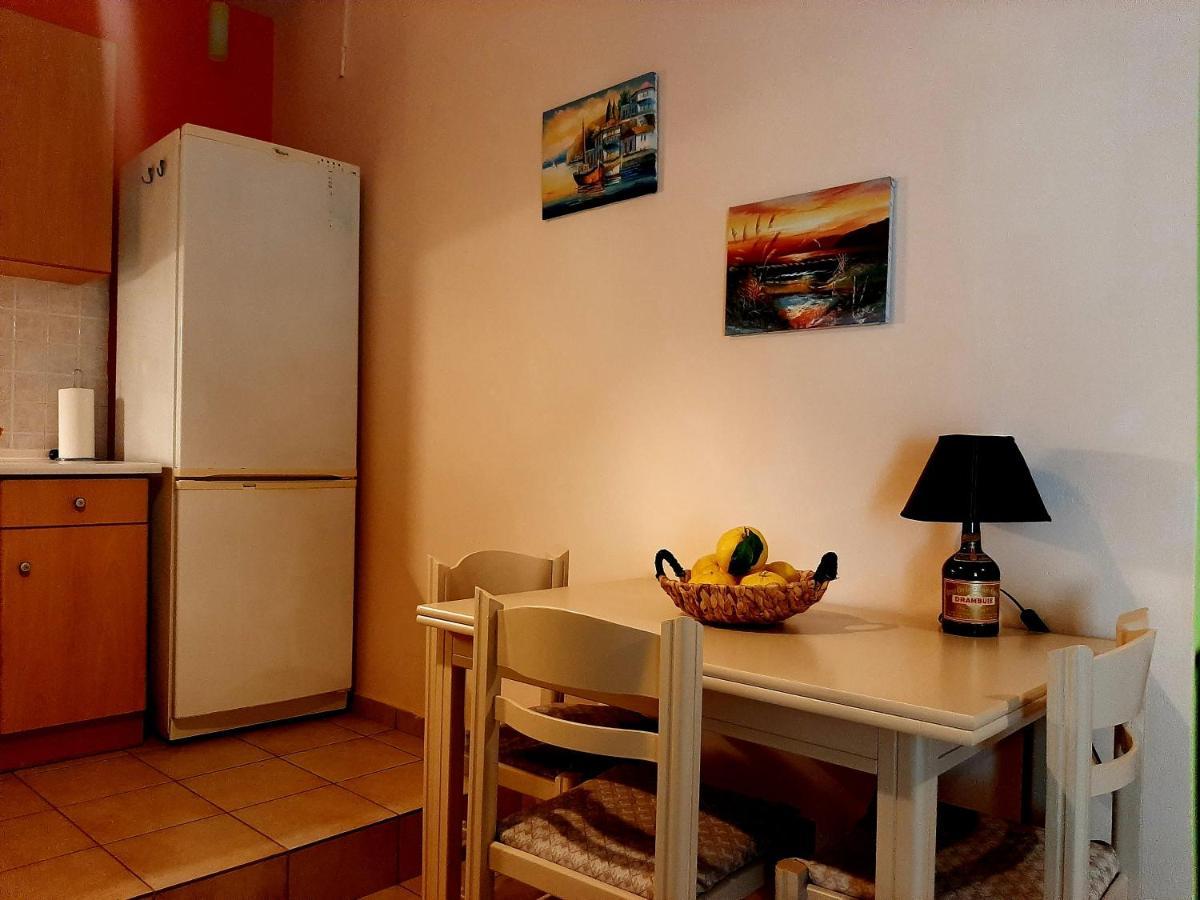 Iliochari Sea View Apartments Oropos - Kalamos Εξωτερικό φωτογραφία
